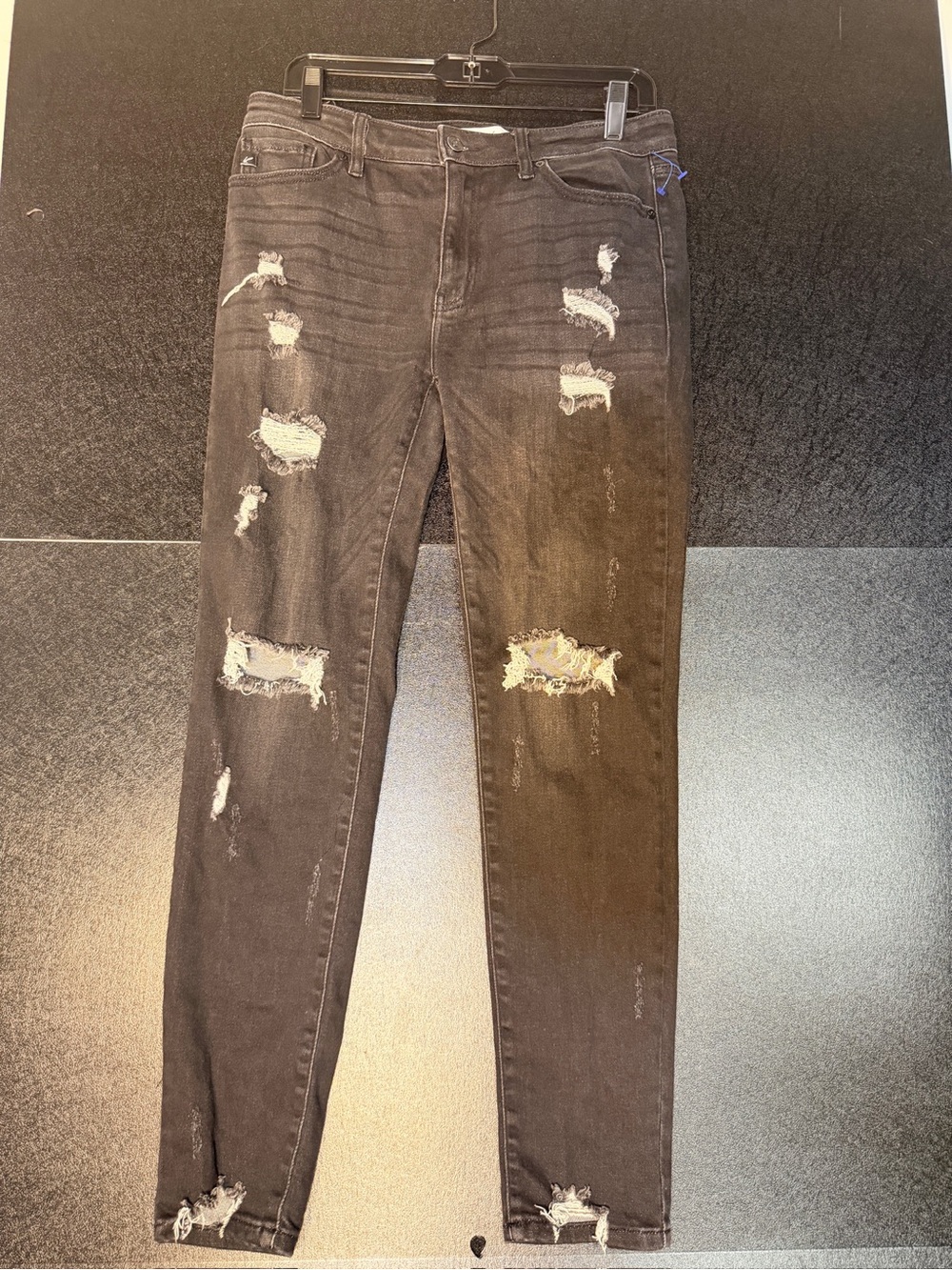 KanCan Women’s Black Distressed Skinny Jeans Size 11/29 Mid Rise Stretch Denim